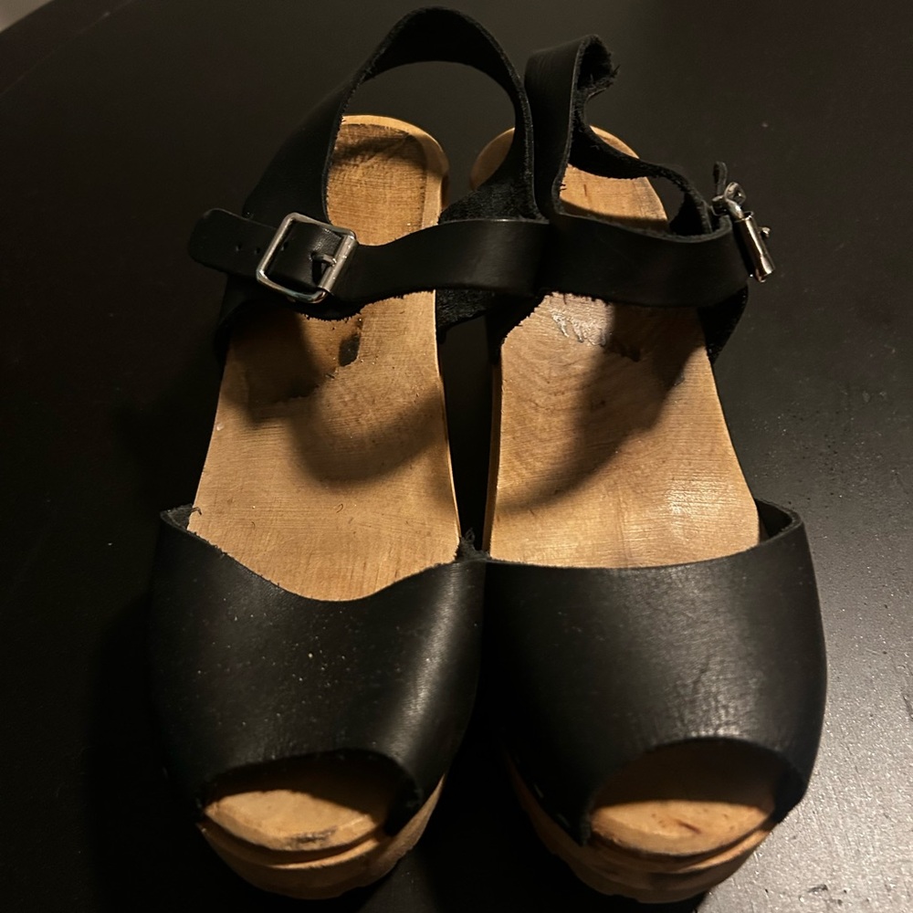 MIA Black Leather Wooden Clogs - Picture 5 of 8